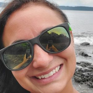 Meet your Posher, Courtney